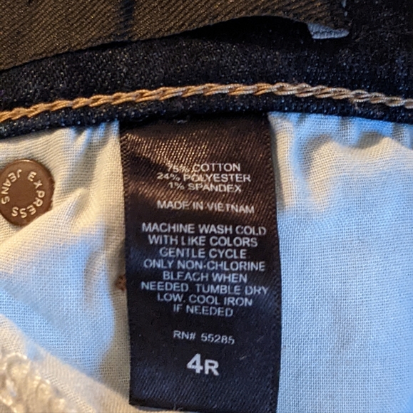 LIKE NEW! Express, Women's (4) High-Rise Legging Jeans, Distressed, Dark Wash - Picture 9 of 12